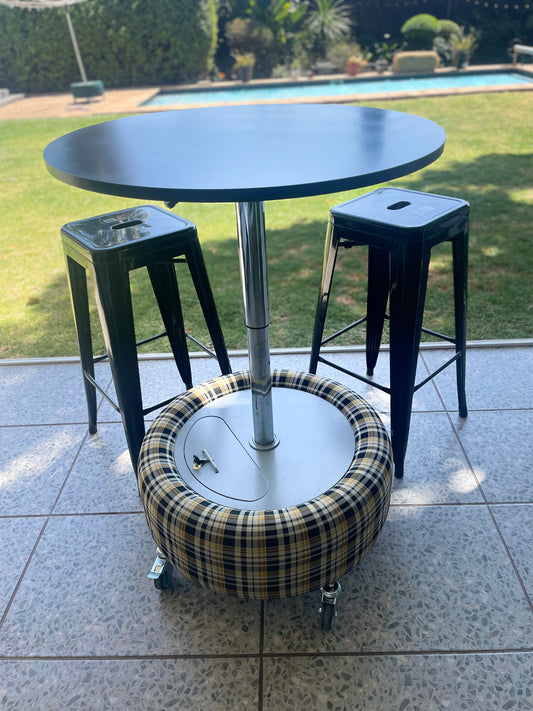 Cocktail table